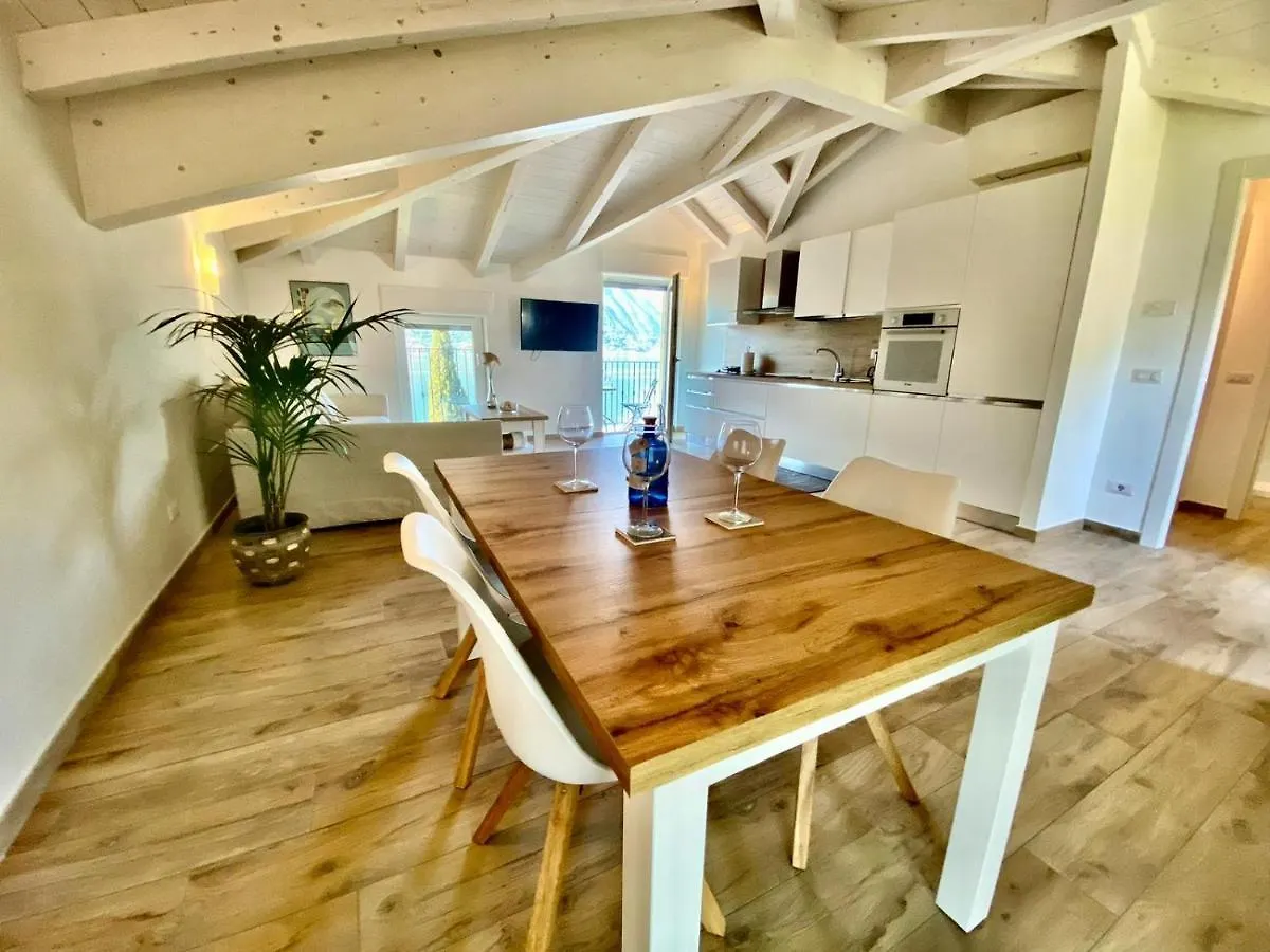 Maison Mimi Apartments Ossuccio Italy